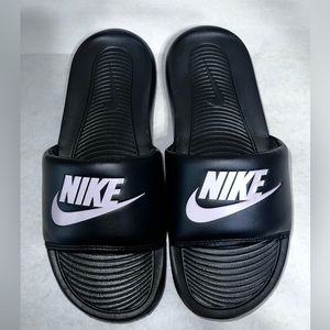 🔥SALE🔥 Like New Nike Slides Black With Pink/Purple Swoosh Size 10